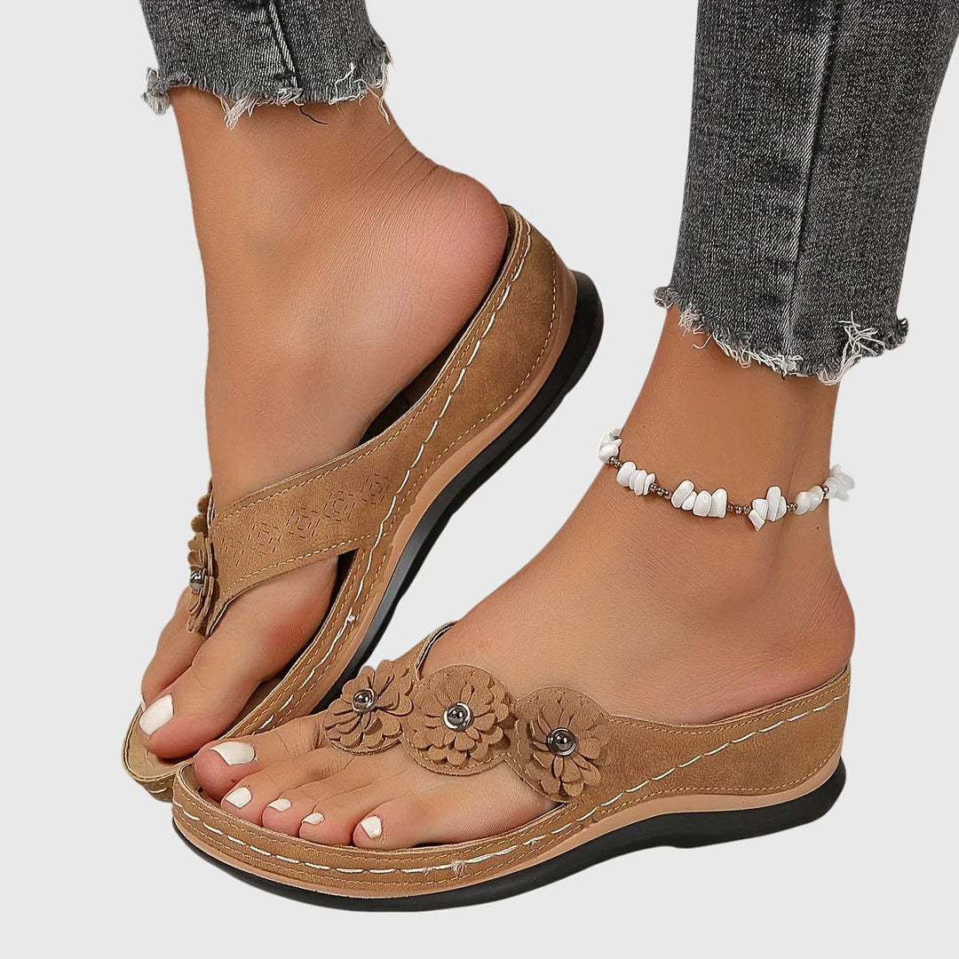 Alexia | Dames Sandalen Sleehak Bloem Teenslipper