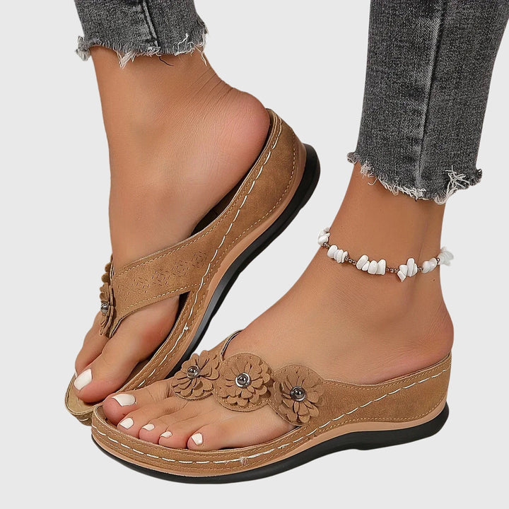 Alexia | Dames Sandalen Sleehak Bloem Teenslipper