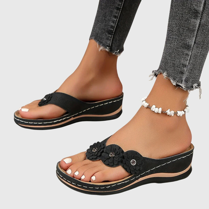 Alexia | Dames Sandalen Sleehak Bloem Teenslipper