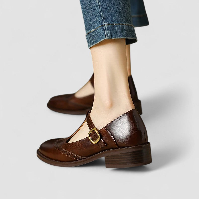 Noor | Dames Mary Jane Brogue T Bar Gesp Leer Blokhak Vintage