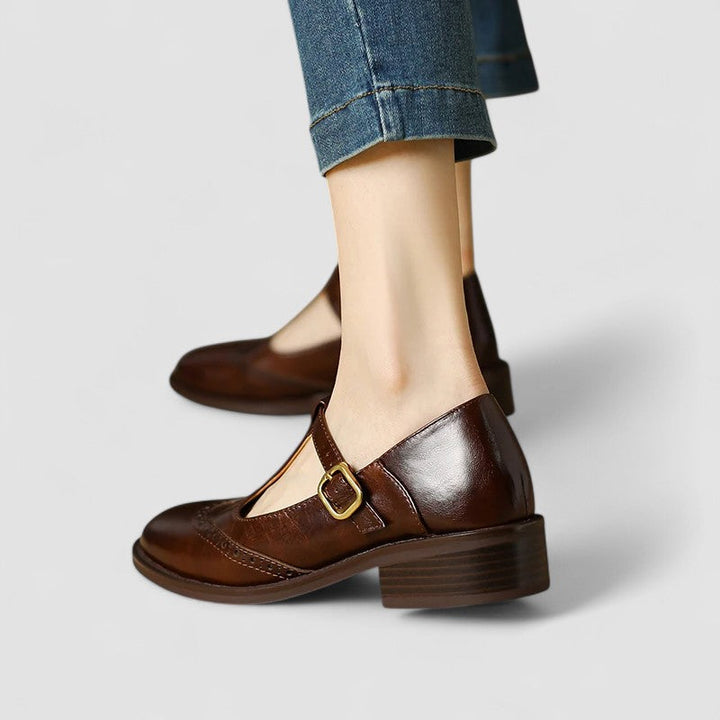 Noor | Dames Mary Jane Brogue T Bar Gesp Leer Blokhak Vintage