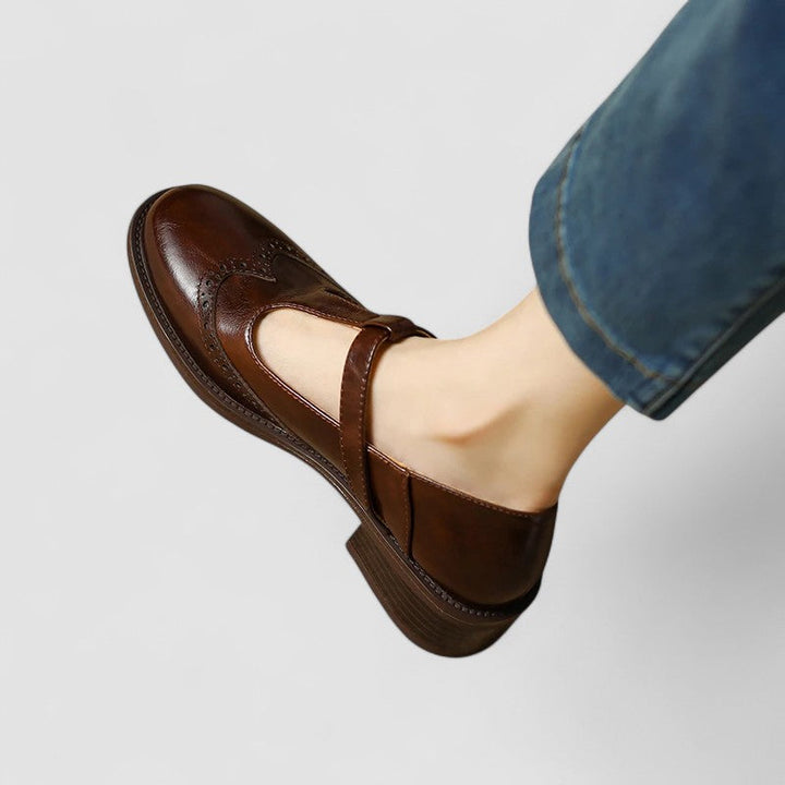 Noor | Dames Mary Jane Brogue T Bar Gesp Leer Blokhak Vintage