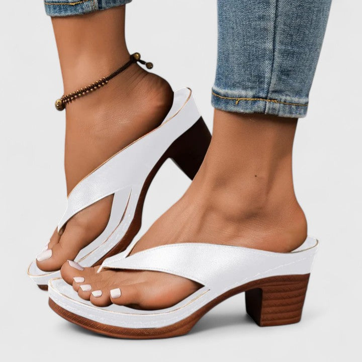 Remi | Dames Sandalen Blokhak Platformzool Teenslipper