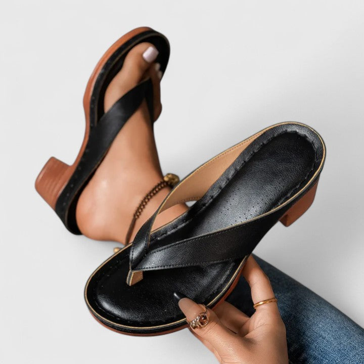 Remi | Dames Sandalen Blokhak Platformzool Teenslipper