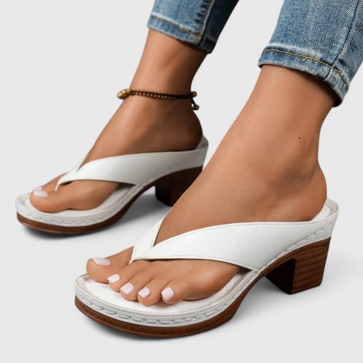 Remi | Dames Sandalen Blokhak Platformzool Teenslipper