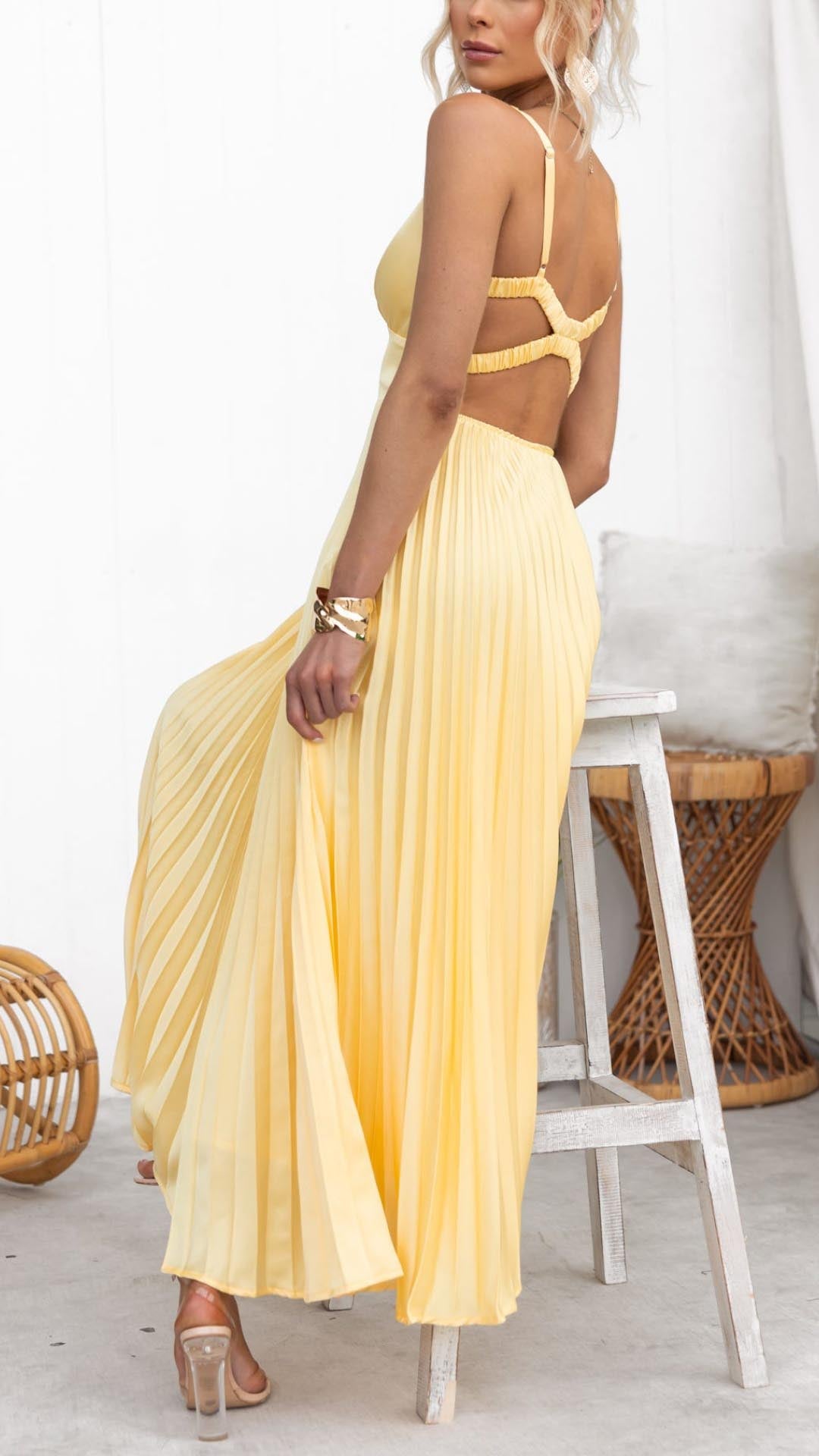 Saffron | Elegante Dames Plissé Midi Jurk met V-hals