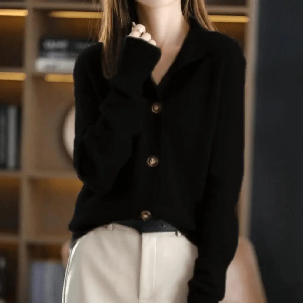 Evelien zwart gebreid vest met kraag en knoopsluiting