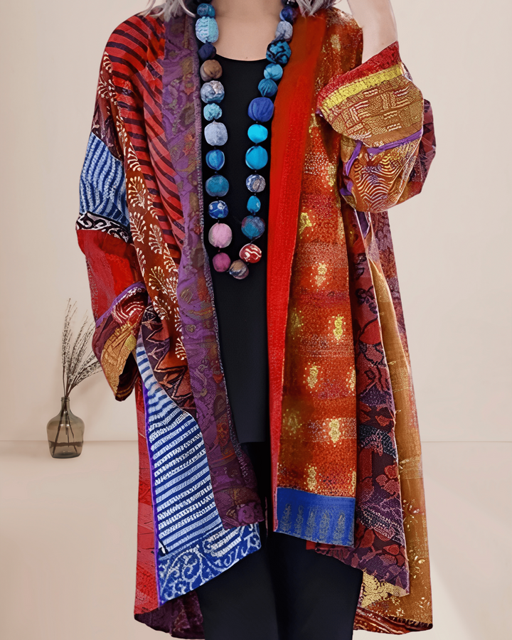 Guusje boho patchwork kimono vest in rood en oranje tinten, vooraanzicht