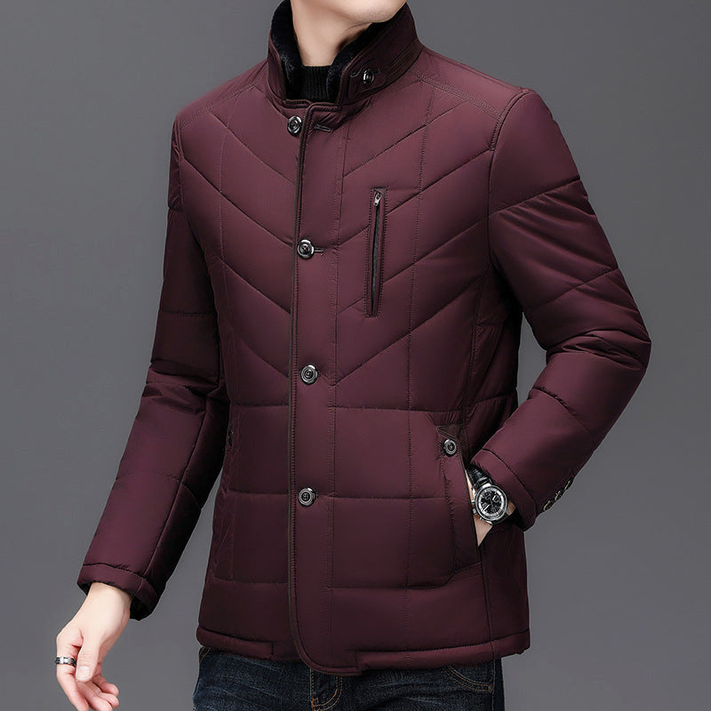 Model draagt Laurent bordeaux gewatteerde winterjas
