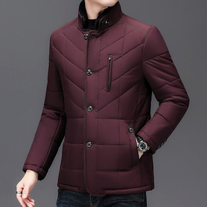 Model draagt Laurent bordeaux gewatteerde winterjas