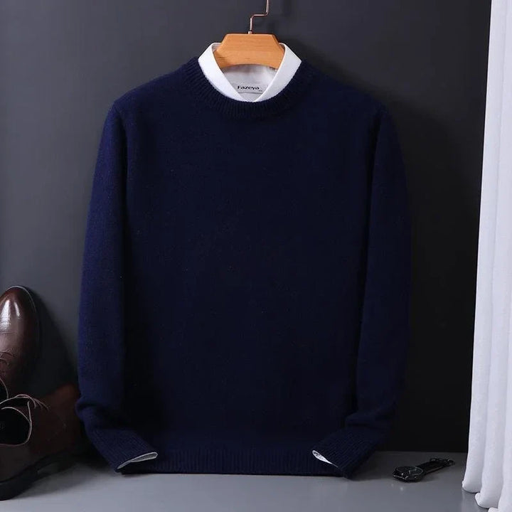 Laurent ronde hals pullover in marineblauw, vooraanzicht
