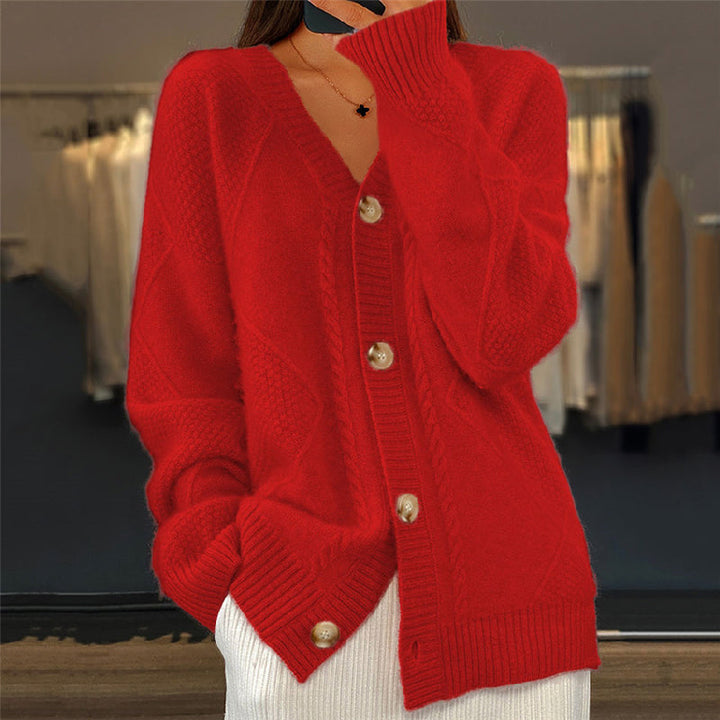 Loes rood gebreid vest met knoopsluiting, vooraanzicht