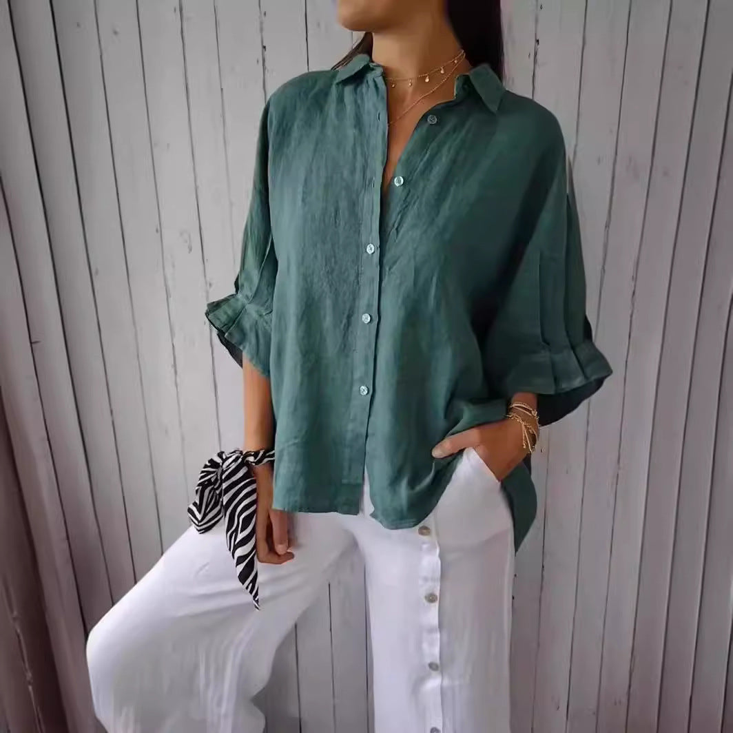 Marit groene blouse met knoopsluiting, vooraanzicht
