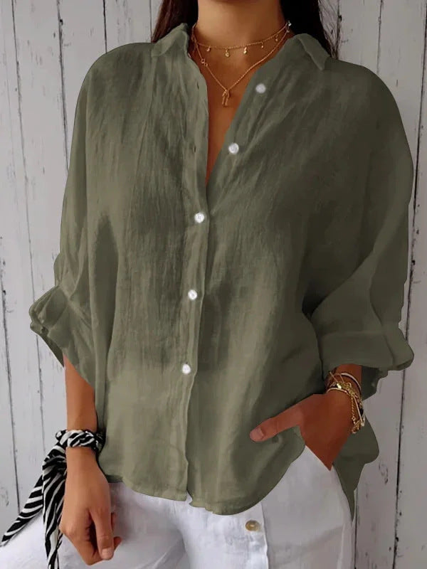 Marit olijfgroene blouse close-up detail kraag en knopen