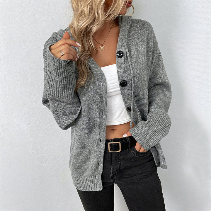 Merel gebreid vest met capuchon en knoopsluiting in grijs