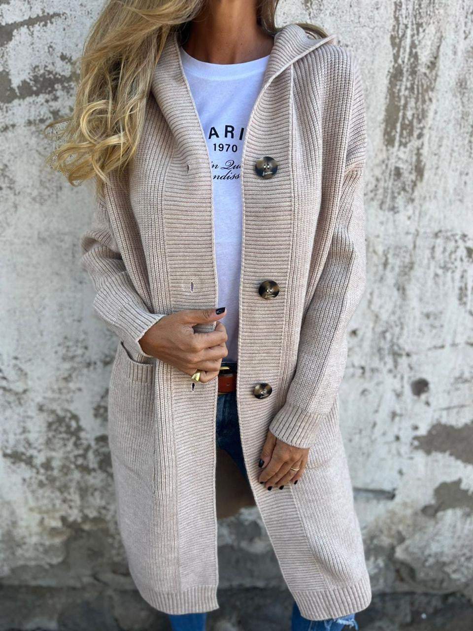 Merel lang gebreid vest met capuchon in beige, close-up detail