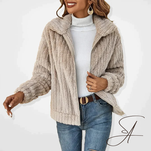 Odile teddy vest met revers, vooraanzicht in beige