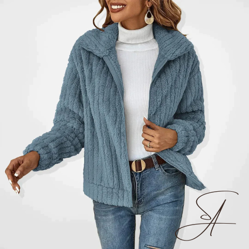 Odile teddy vest met revers, vooraanzicht in blauw