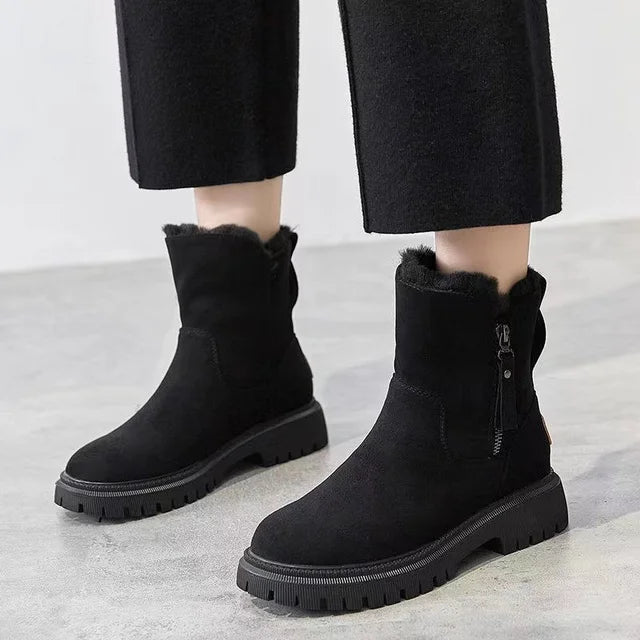 Tessa zwarte mid-calf laarzen met ritsdetail, close-up zijaanzicht